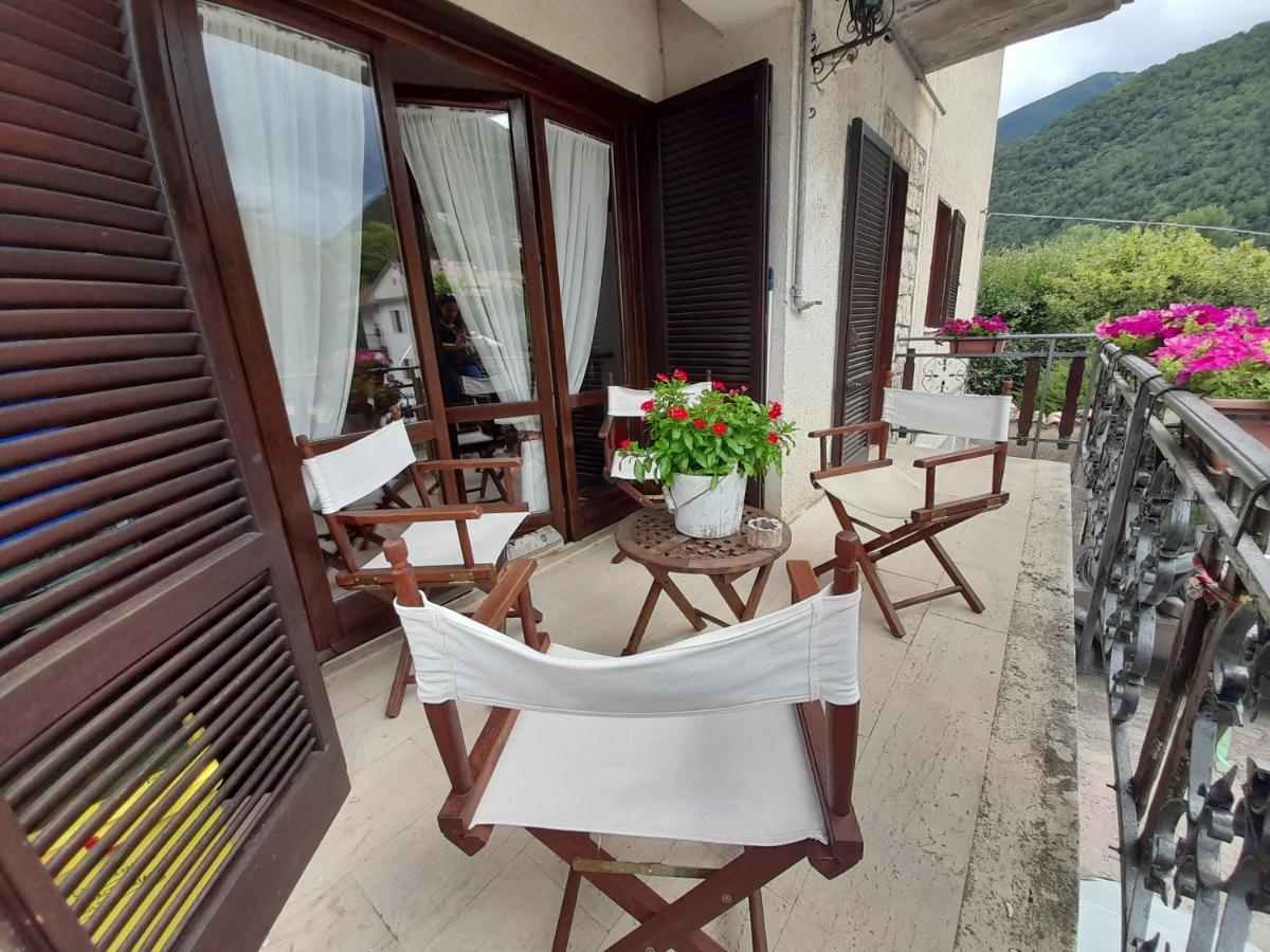 Casa Vacanze Daniela Villetta Barrea Exteriör bild